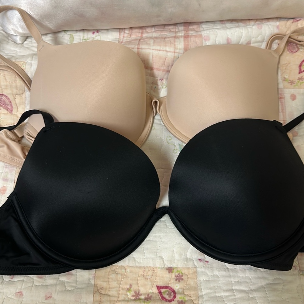 x2 Victoria Secret Bra’s 32D